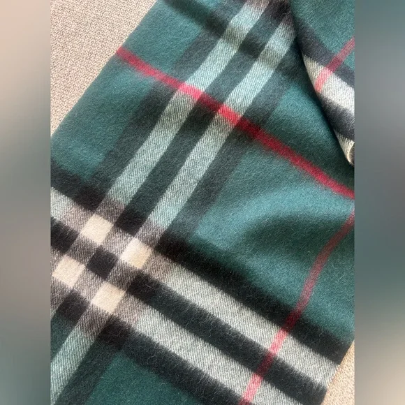 Vintage Burberry Check Cashmere Scarf - Picture 3 of 4